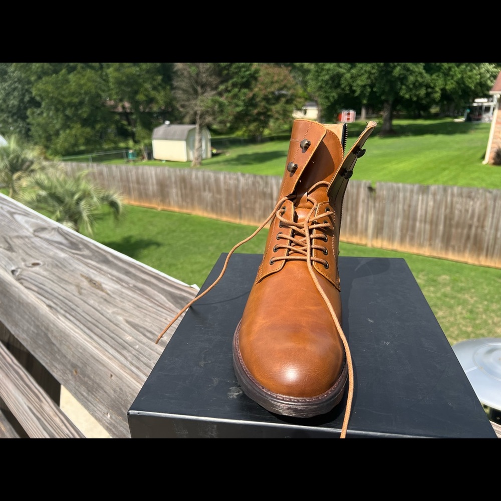 New in box Men’s cognac colored boot.